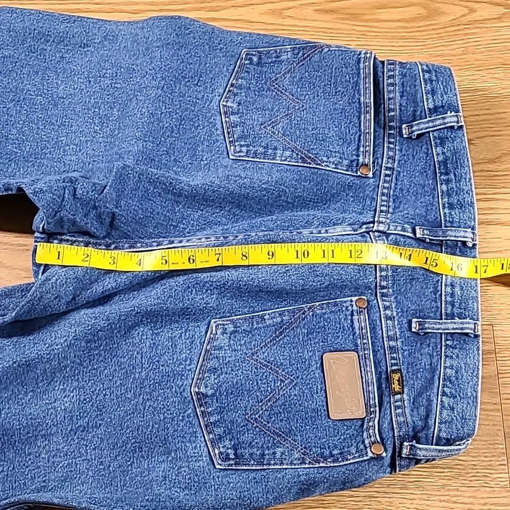 WRANGLER VINTAGE MENS STRAIGHT FADED DISTRESSED BLUE JEANS 38x31